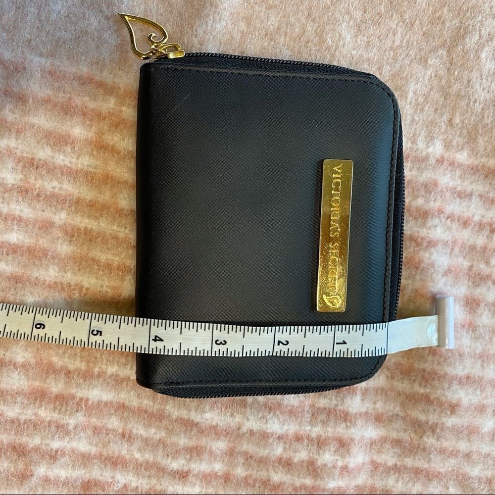 Victoria’s Secret Black Nylon Zip Around Wallet - Picture 8 of 9